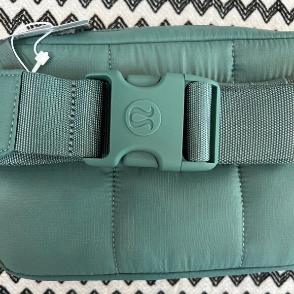 NWT Medium Forest lululemon Quilted Grid Belt Bag 1.5L - Picture 6 of 11